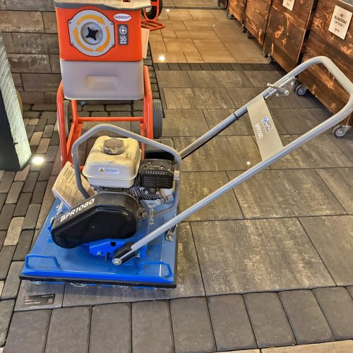 vibratory roller compactor